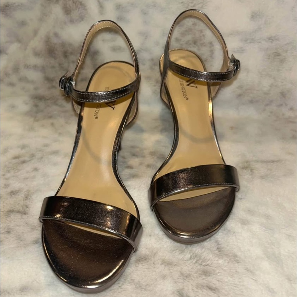 Worthington, classic strappy heal size 7
